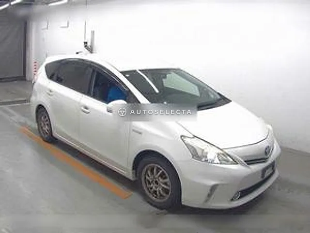 Toyota Prius Alpha 2014, auction grade 4.5