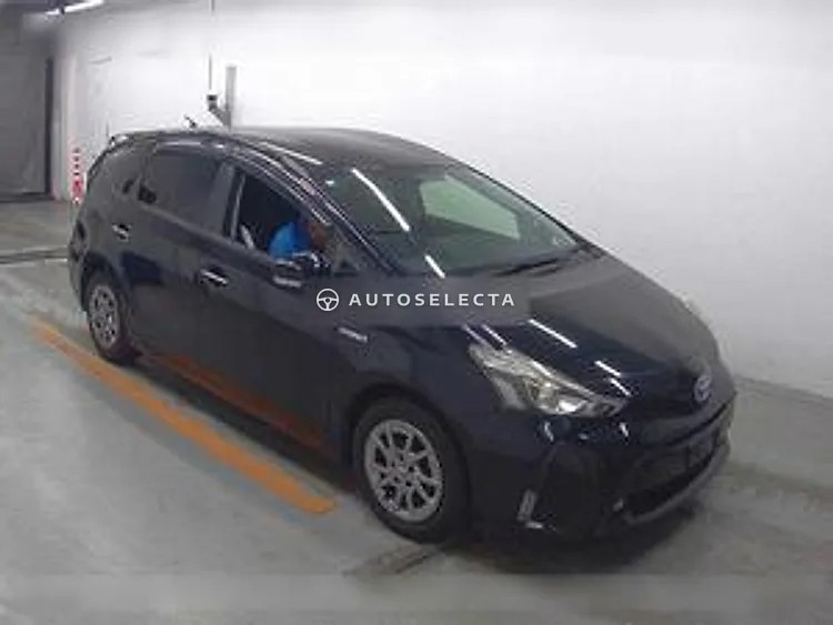Toyota Prius Alpha 2016, photo 1 of 1