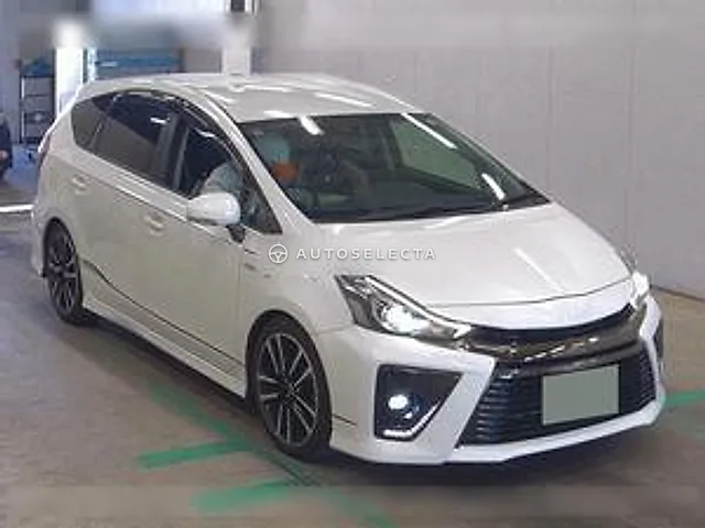 Toyota Prius Alpha 2016, auction grade 4.5