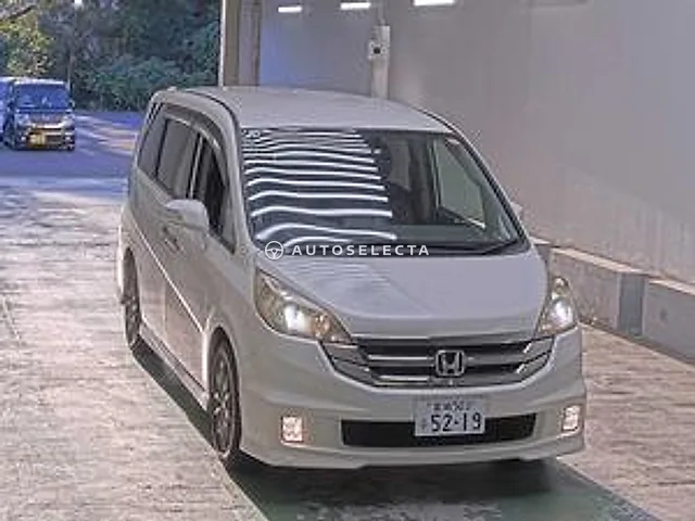 Honda Stepwgn Spada 2008, auction grade 3.5
