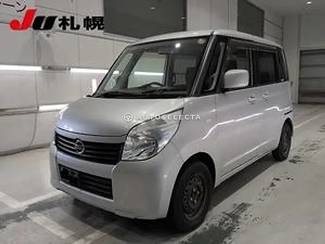Nissan Roox 2012