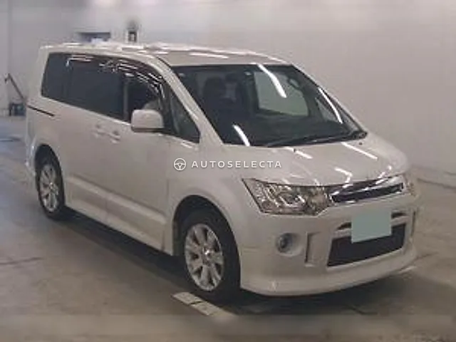 Mitsubishi Delica D:5 2008, auction grade 3.5