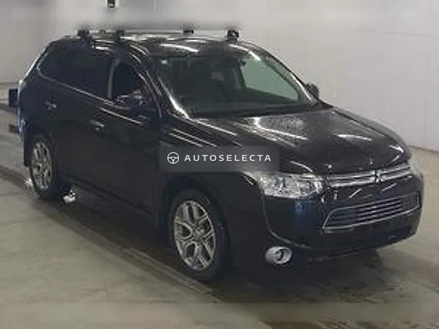 Mitsubishi Outlander PHEV 2014, auction grade R