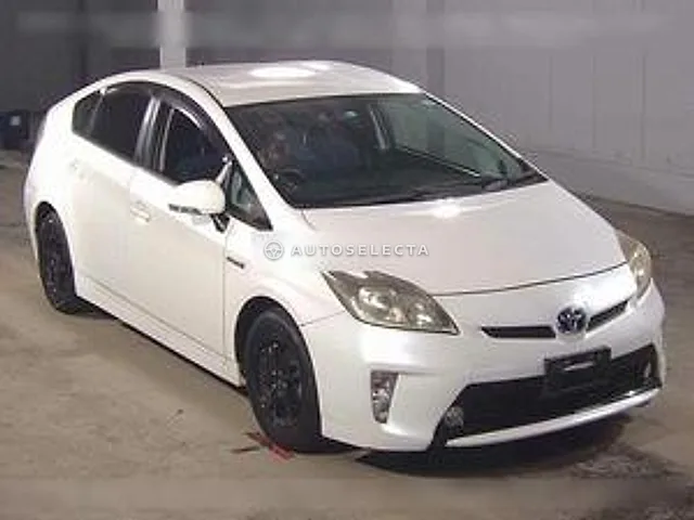 Toyota Prius 2013, auction grade R