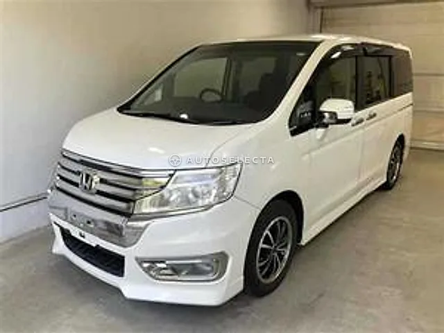 Honda Stepwgn Spada 2013, auction grade 3.5