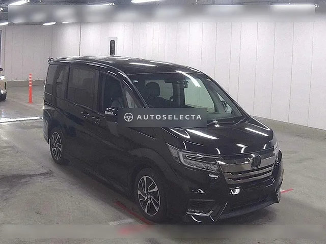 Honda Stepwgn Spada 2017, auction grade 4