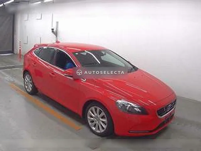 Volvo V40 2013, auction grade 4