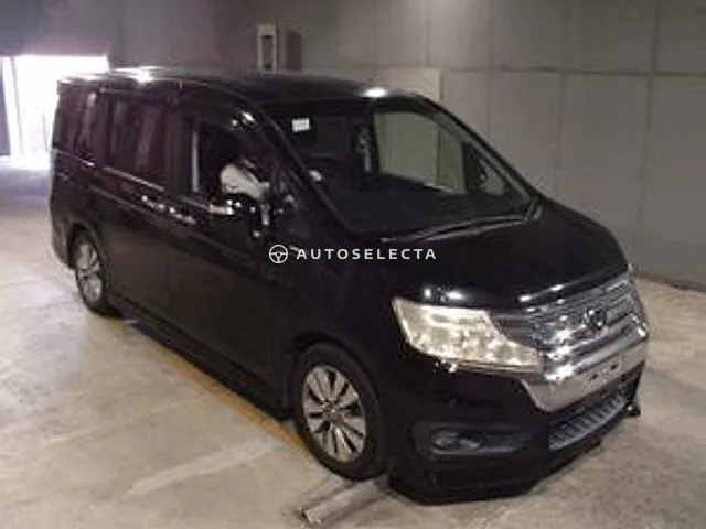 Honda Stepwgn Spada 2013, auction grade 3