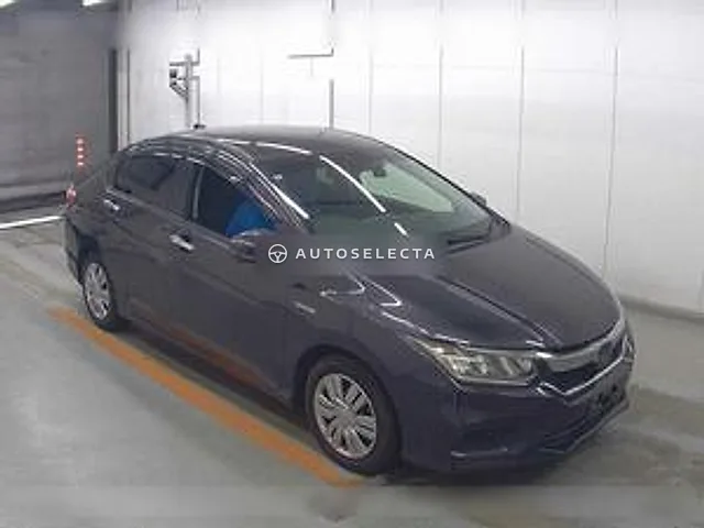 Honda Grace 2017, auction grade 4