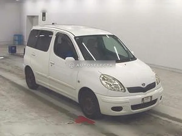 Toyota Funcargo 2003