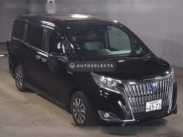 Toyota Esquire 2018, auction grade 4