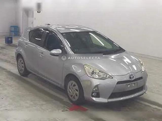 Toyota Aqua 2014, auction grade R