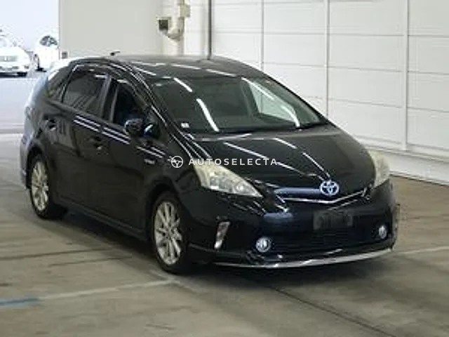 Toyota Prius Alpha 2012, auction grade 3