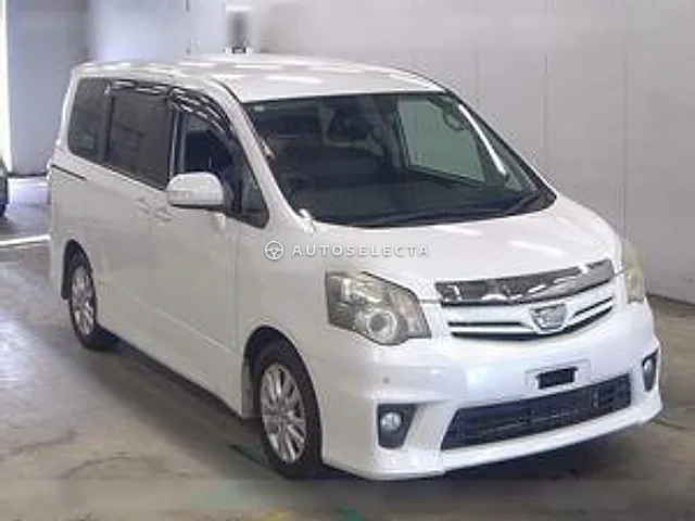 Toyota Noah 2013, auction grade 4.5