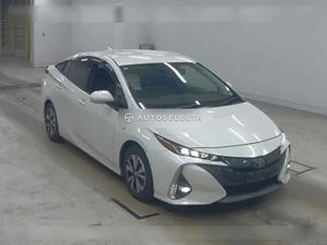 Toyota Prius PHV 2017, auction grade 4