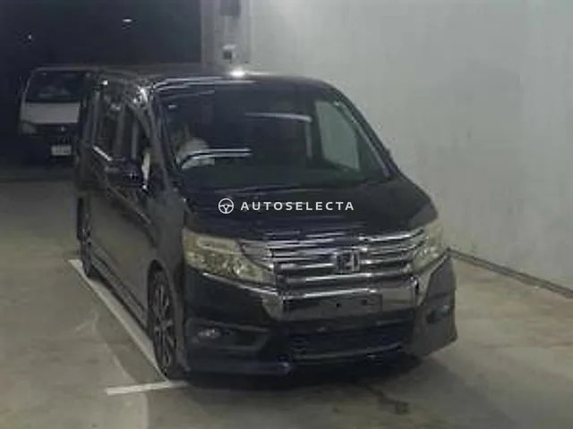 Honda Stepwgn Spada 2014, auction grade 3.5