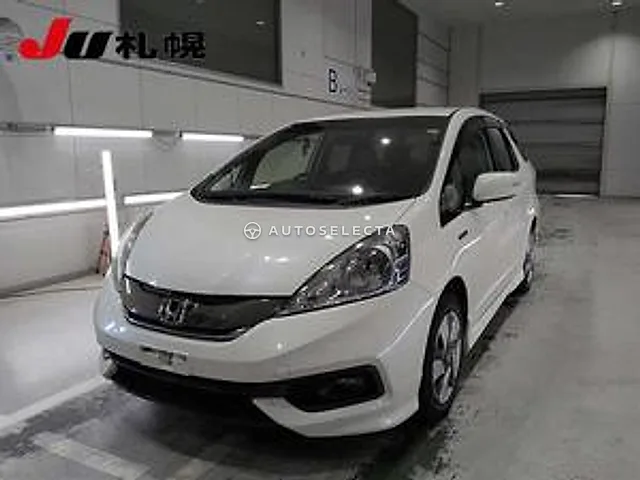 Honda Fit Shuttle 2014, auction grade R