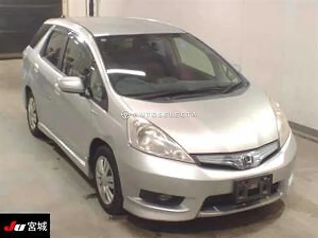 Honda Fit Shuttle 2013, auction grade 3