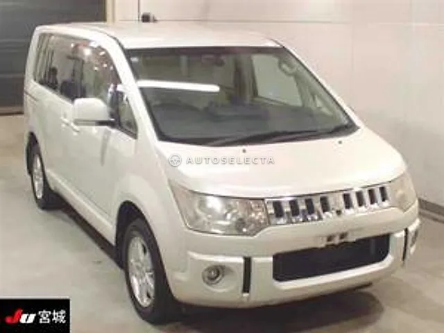 Mitsubishi Delica D:5 2007, auction grade 3.5