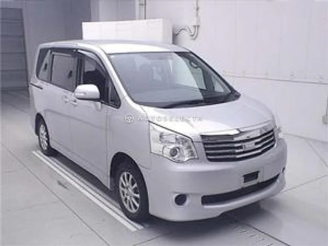 Toyota Noah 2011, auction grade 3.5