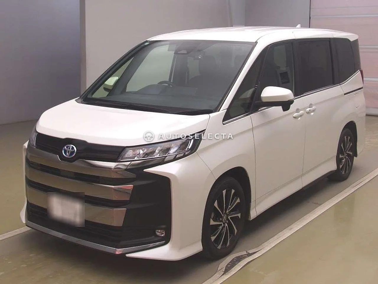 Toyota Noah 2022, photo 1 of 2