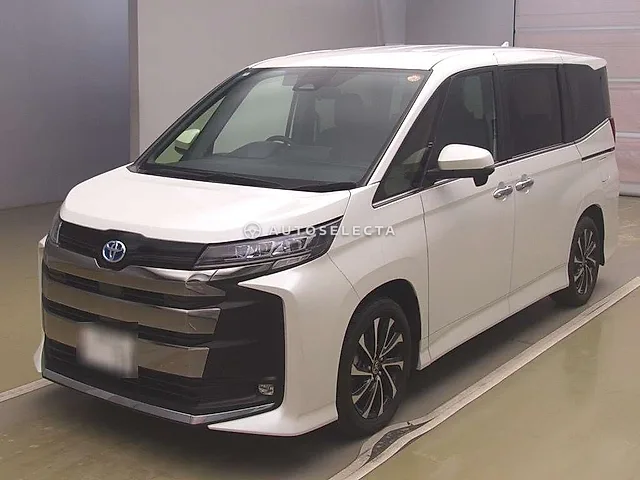Toyota Noah 2022, auction grade 4.5