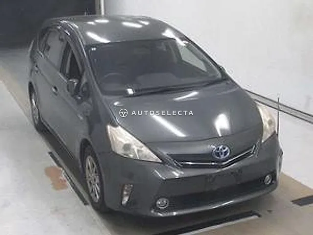 Toyota Prius Alpha 2013, auction grade 3.5