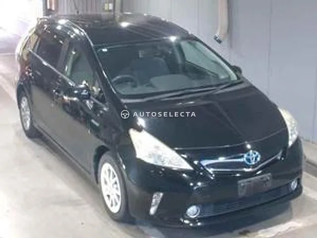 Toyota Prius Alpha 2011