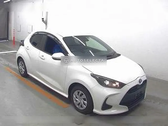 Toyota Yaris Hybrid 2021, auction grade 3.5