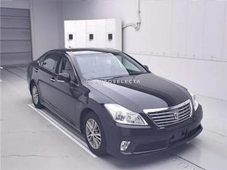 Toyota Crown 2010, photo 1 of 1