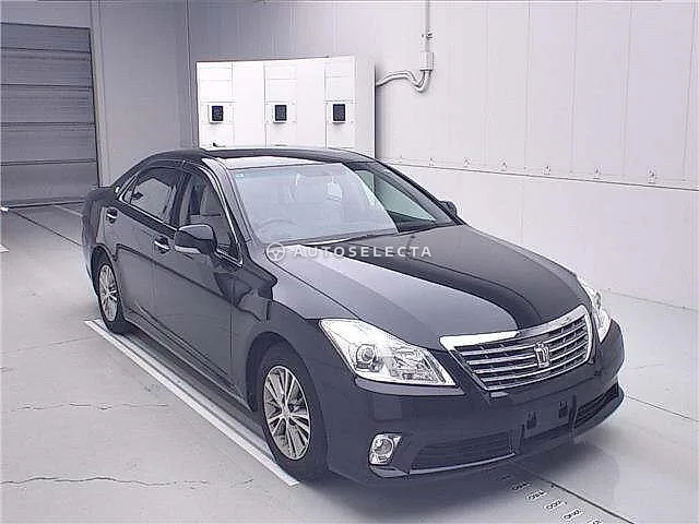 Toyota Crown 2010, auction grade 3.5