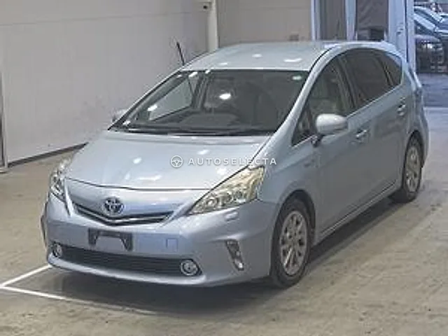 Toyota Prius Alpha 2013, auction grade RA