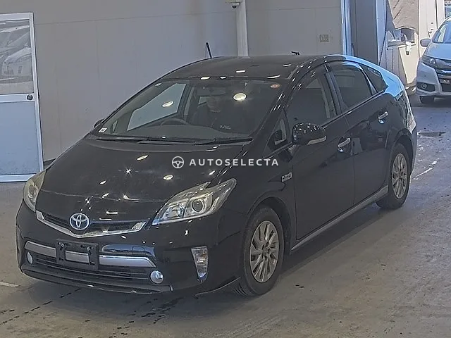 Toyota Prius PHV 2014, auction grade 3.5