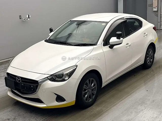 Mazda MAZDA2 2022, auction grade 3.5