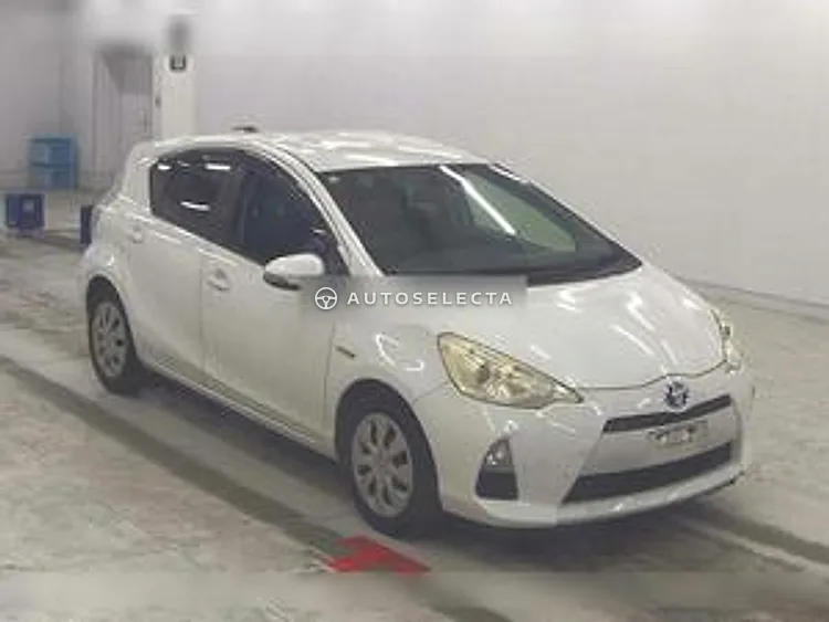 Toyota Aqua 2012, photo 1 of 1