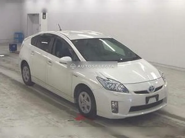 Toyota Prius 2011, auction grade 4