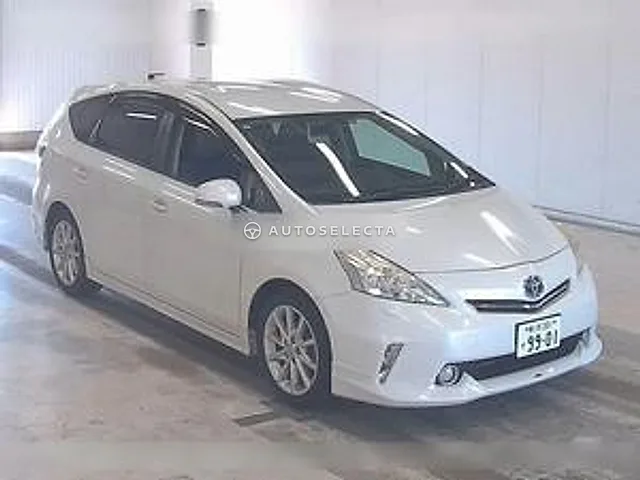 Toyota Prius Alpha 2013, auction grade 3.5
