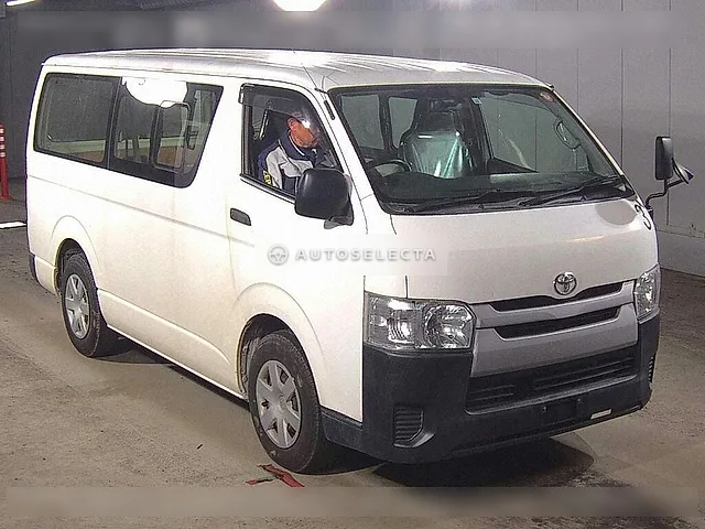 Toyota Hiace Van 2015, auction grade 3