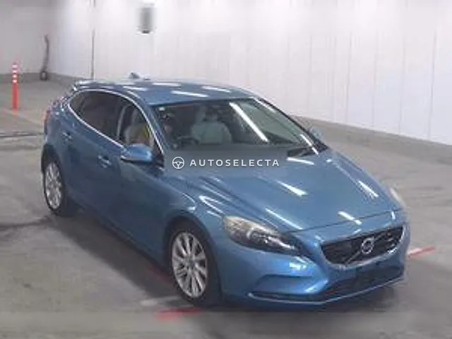 Volvo V40 2015, auction grade 4