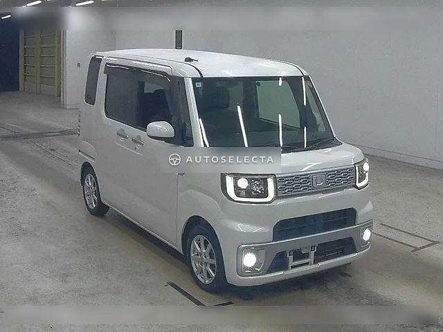 Daihatsu Wake 2015, auction grade 4.5