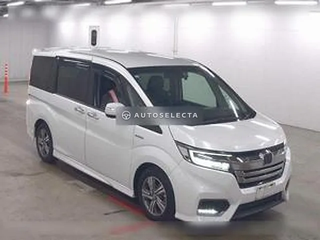 Honda Stepwgn Spada 2017, auction grade 4.5