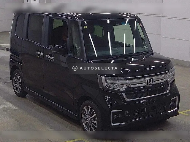 Honda N-BOX Custom 2023, auction grade 4.5