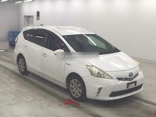 Toyota Prius Alpha 2011, auction grade 3.5