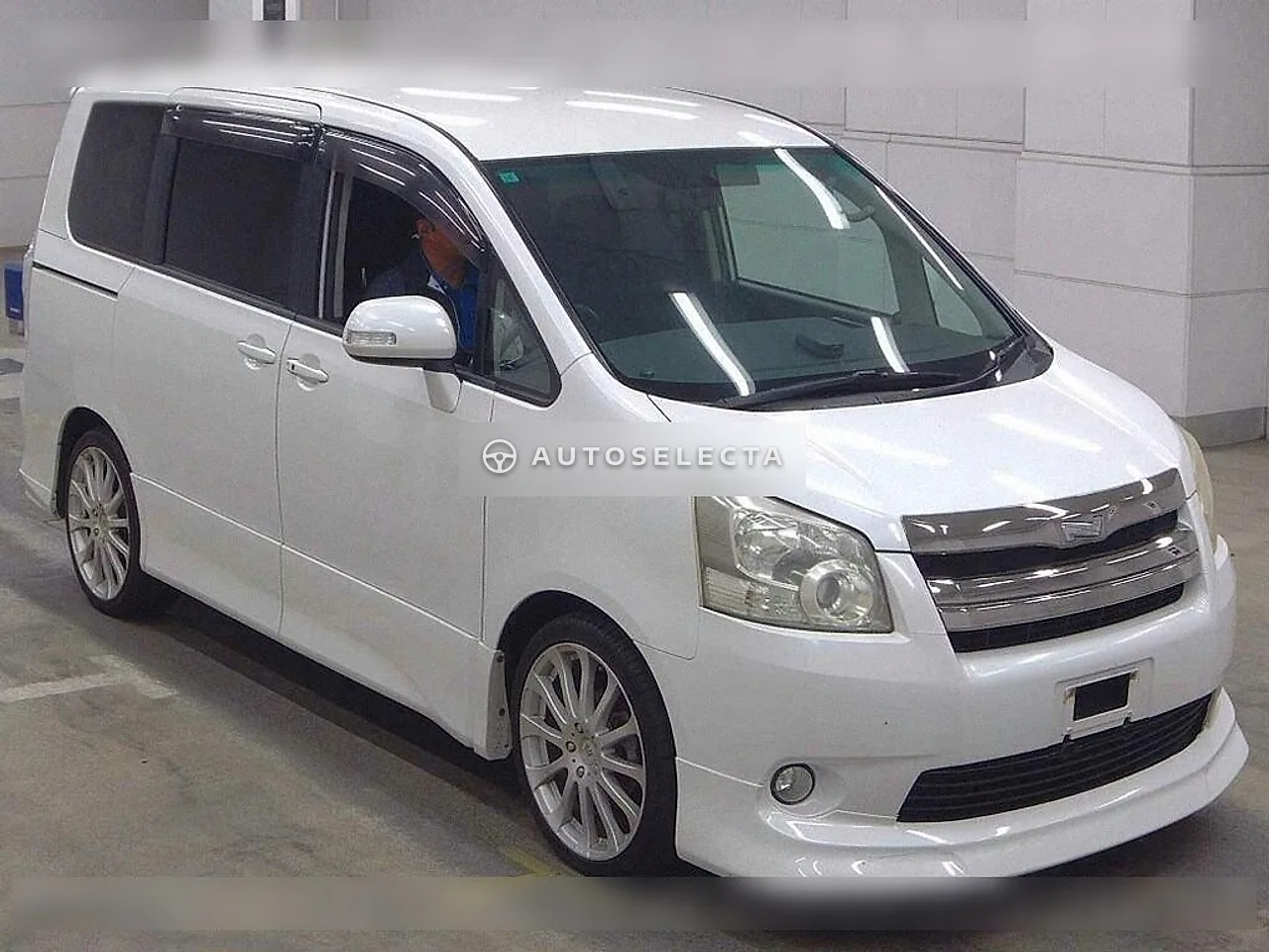 Toyota Noah 2007, photo 1 of 1