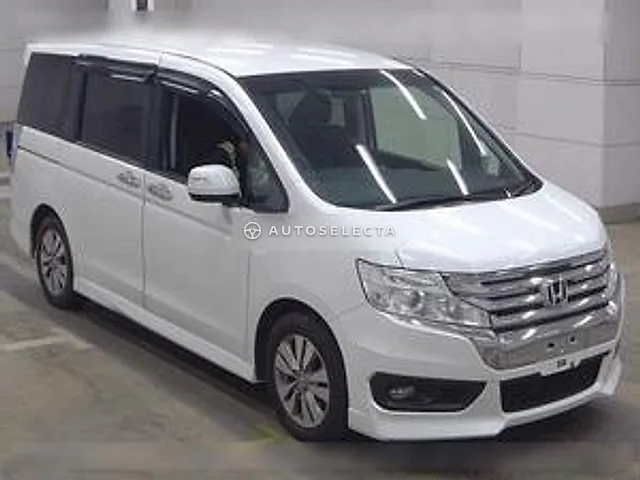 Honda Stepwgn Spada 2013, auction grade 3.5