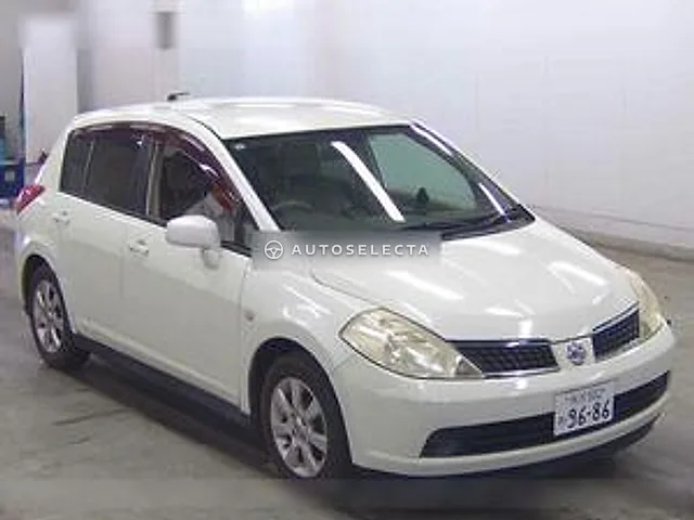 Nissan Tiida 2004