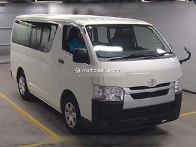 Toyota Hiace Van 2023, auction grade 4