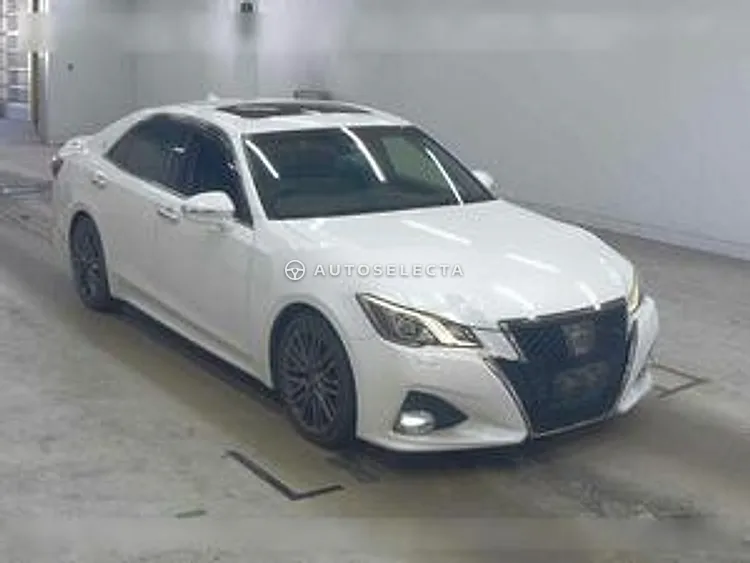 Toyota Crown 2015, photo 1 of 1