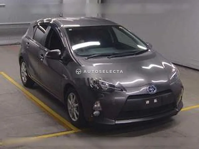 Toyota Aqua 2013, auction grade 3.5