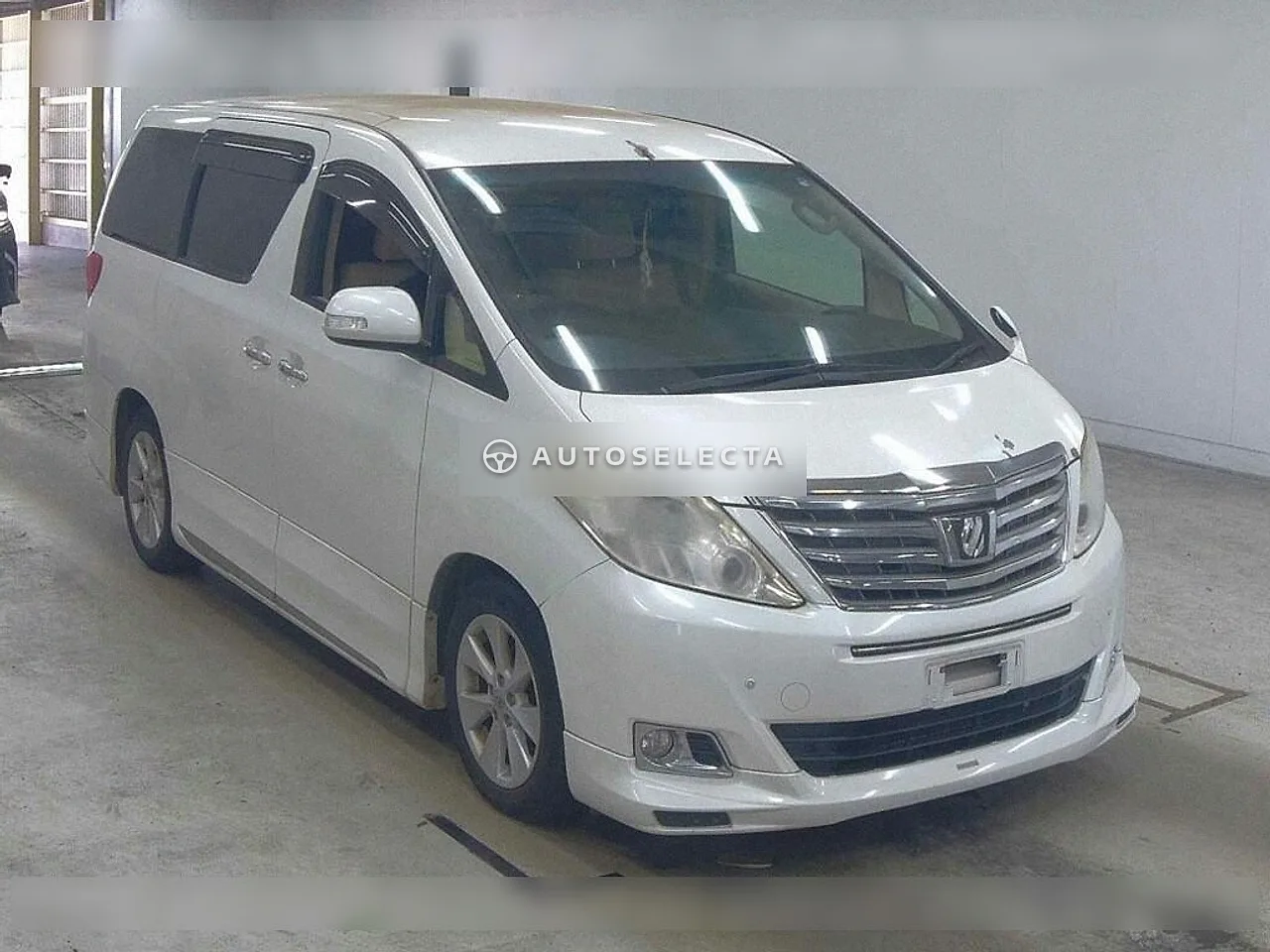 Toyota Alphard 2012, photo 1 of 1